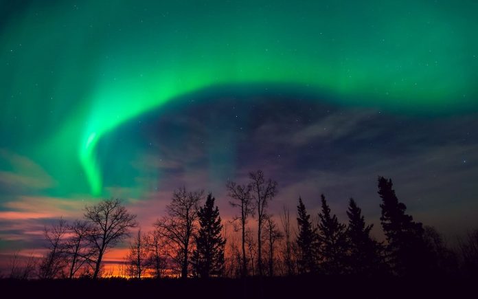 aurora-borealis-photography-hd-wallpaper-1920x1200-9568